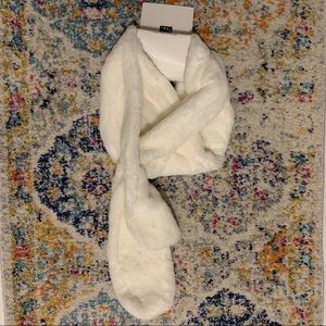 Faux fur double loop pull through scarf